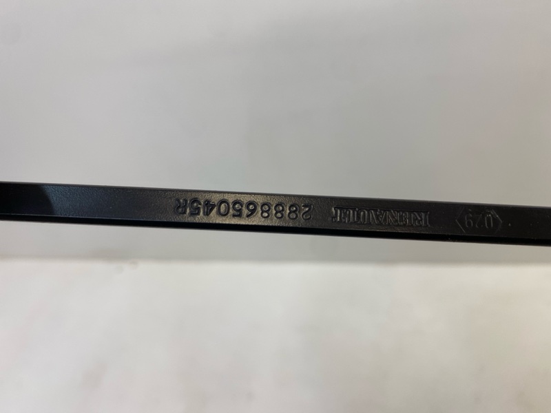 Поводок стеклоочистителя переднего