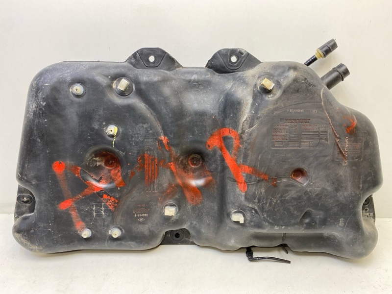 Бак топливный