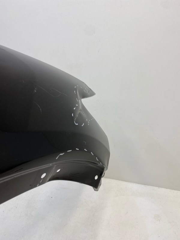 Крыло переднее правое