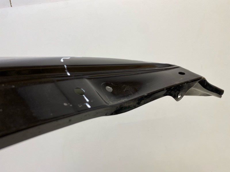 Крыло переднее правое