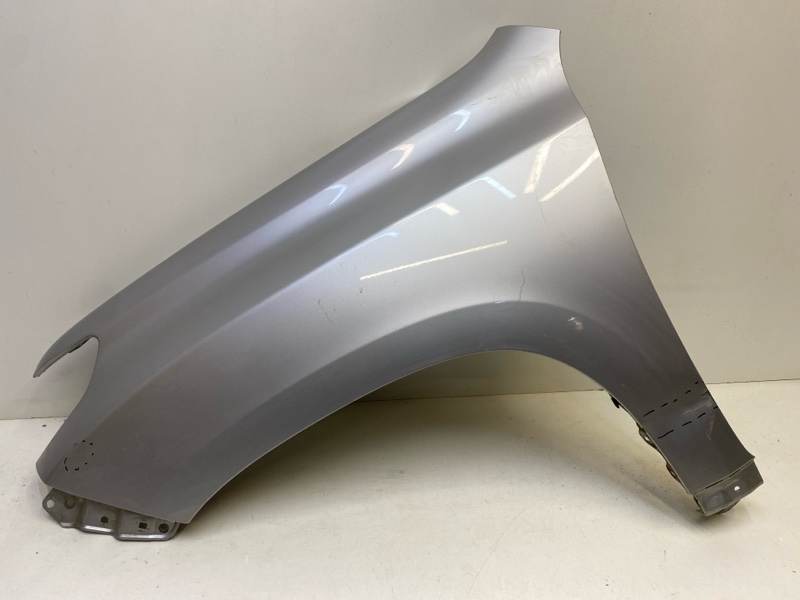 Крыло переднее левое