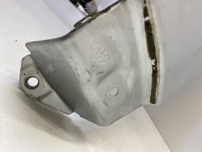 Крыло переднее левое