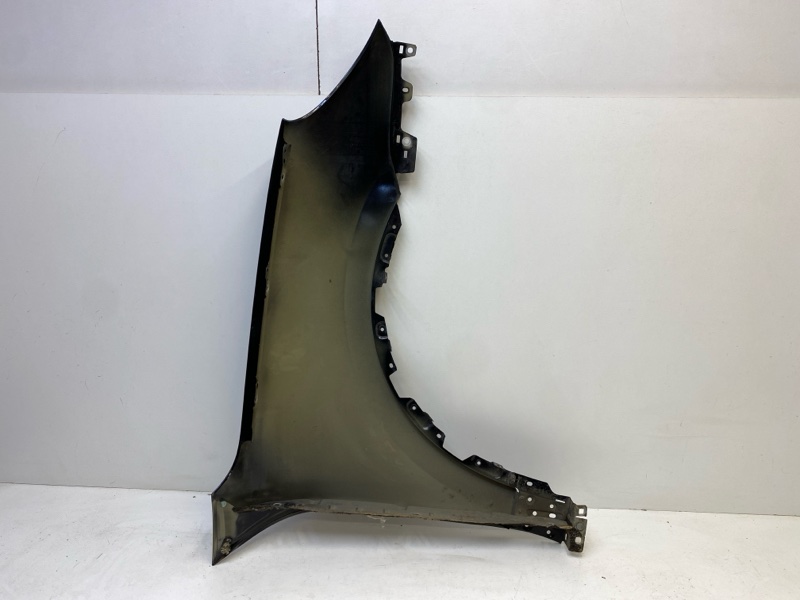 Крыло переднее левое