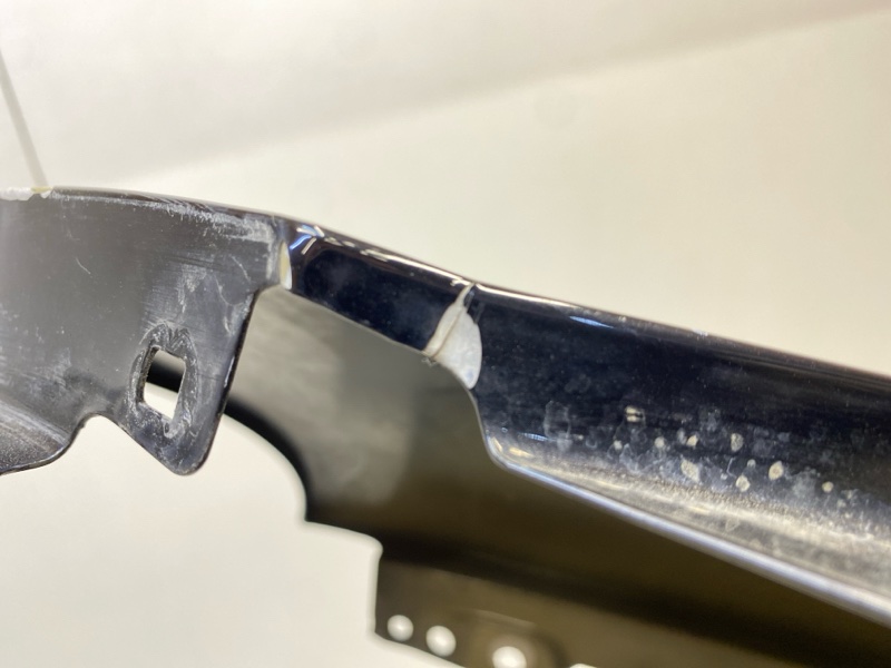 Крыло переднее левое