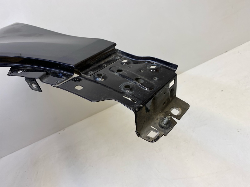 Крыло переднее левое