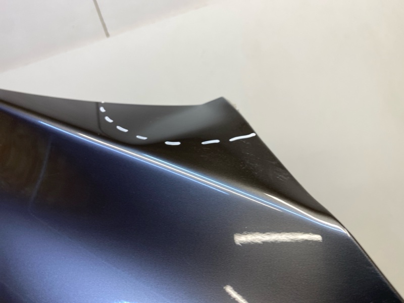 Крыло переднее правое