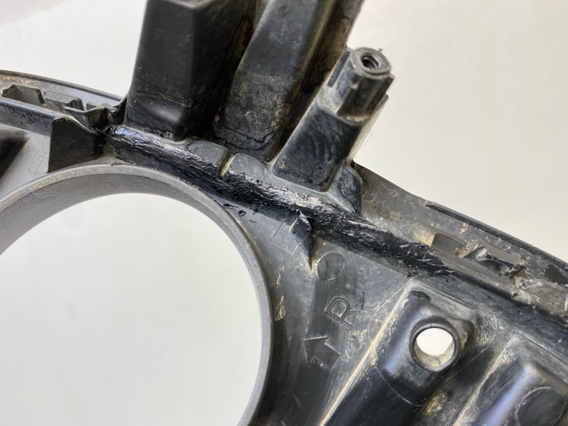 Рамка противотуманной фары правой