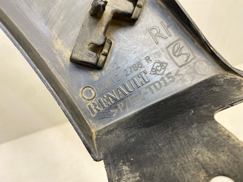 Накладка заднего крыла правого