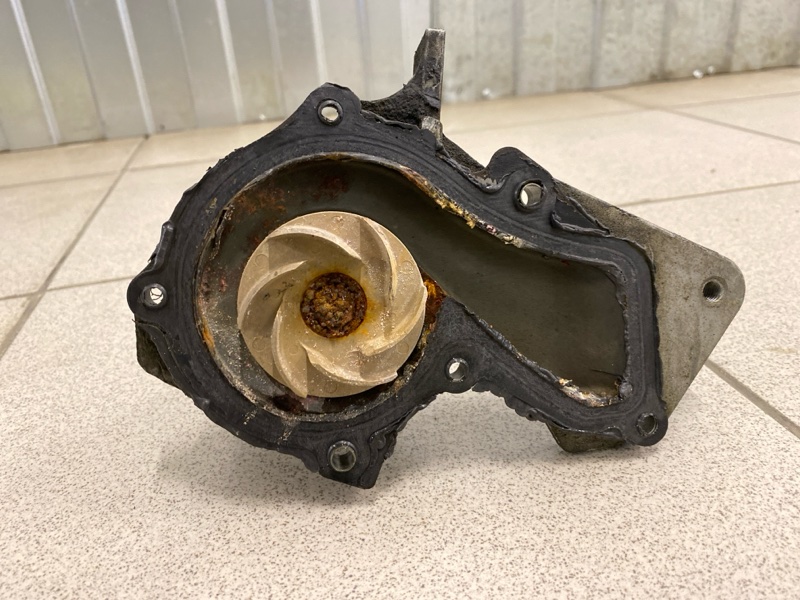 Насос водяной (помпа)