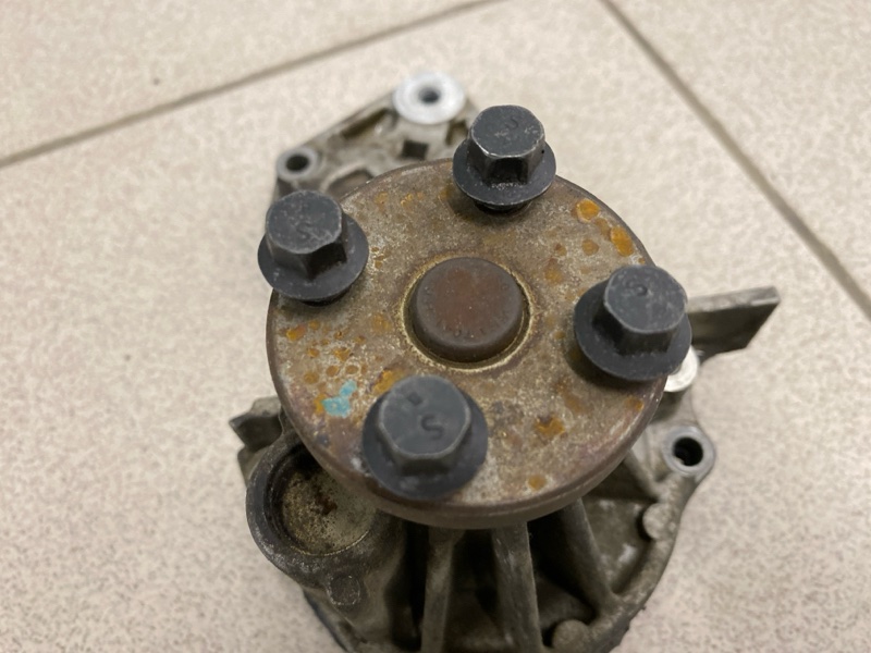 Насос водяной (помпа)