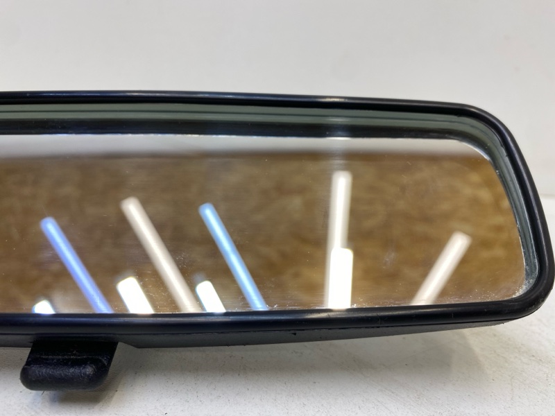 Зеркало заднего вида