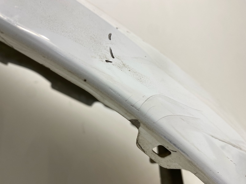 Крыло переднее правое