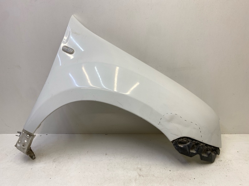 Крыло переднее правое