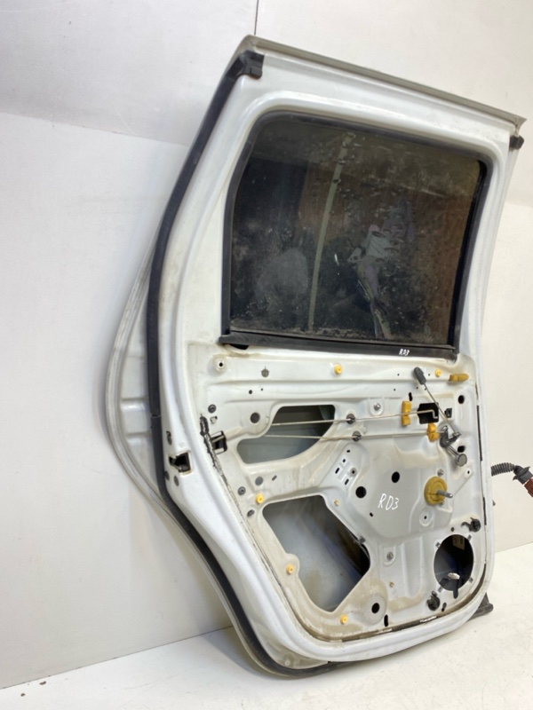 Дверь задняя левая