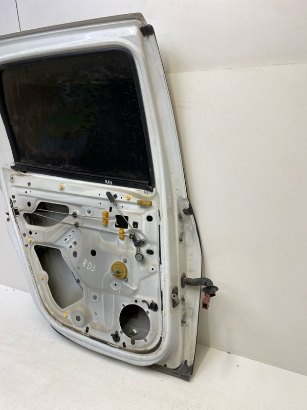 Дверь задняя левая