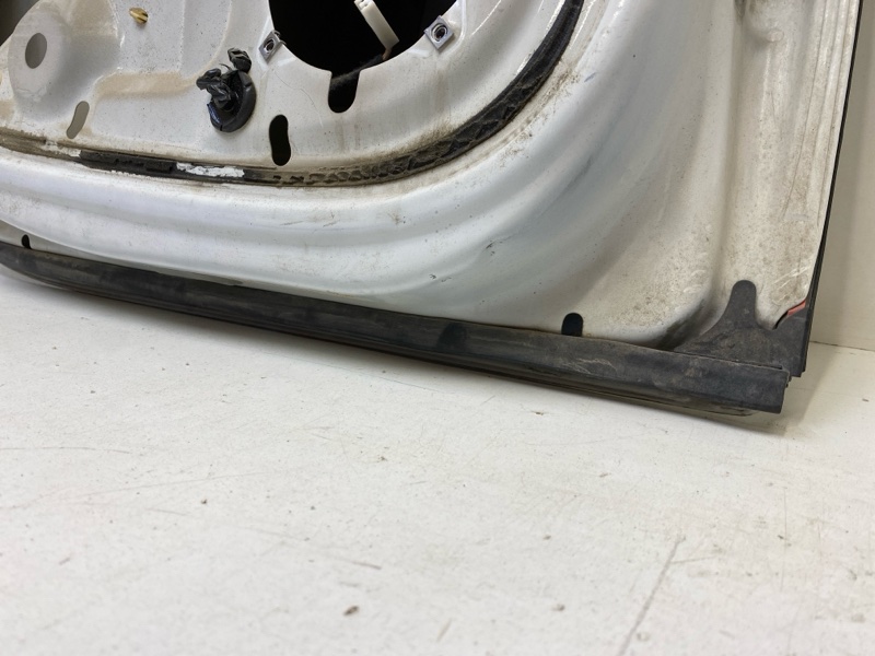 Дверь задняя левая