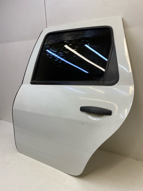 Дверь задняя левая