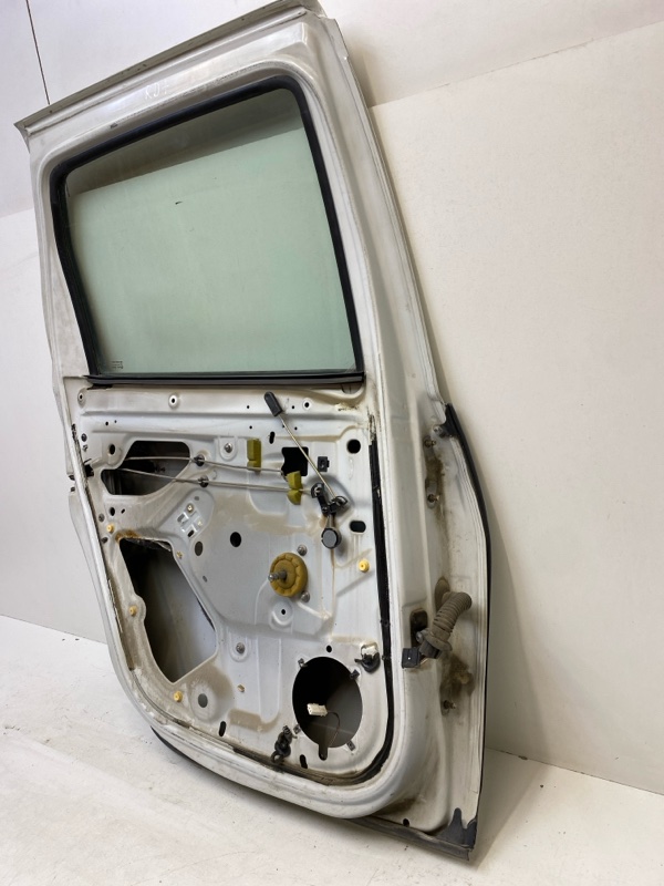 Дверь задняя левая