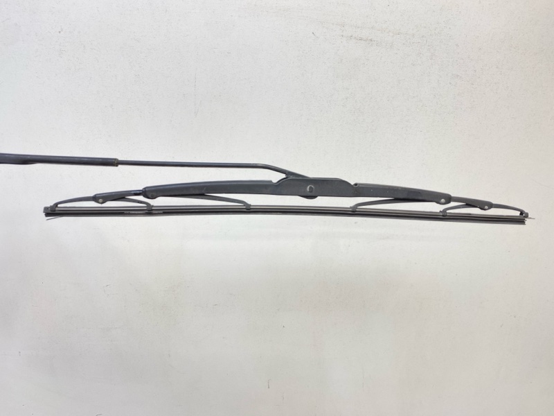 Поводок стеклоочистителя передний правый