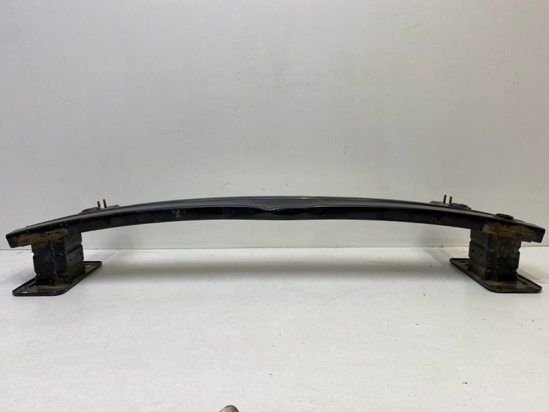 Усилитель переднего бампера