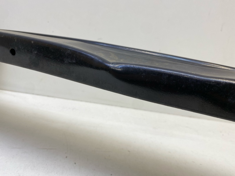 Усилитель переднего бампера