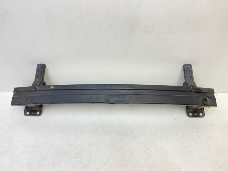 Усилитель переднего бампера