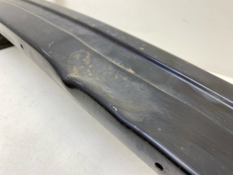 Усилитель переднего бампера