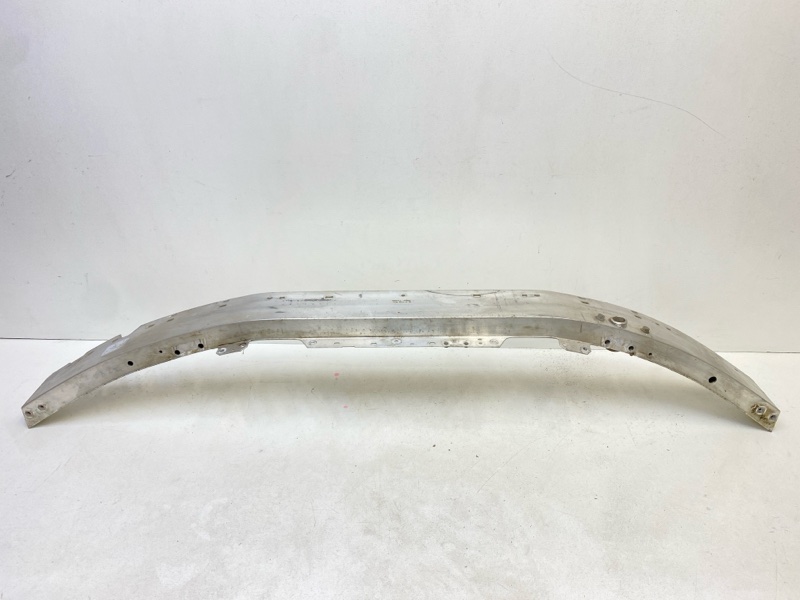 Усилитель переднего бампера