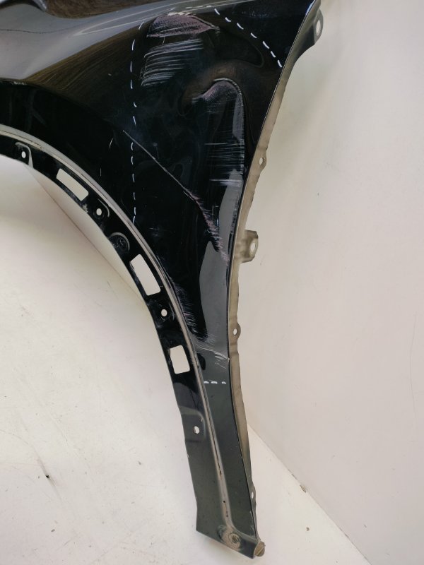 Крыло переднее левое