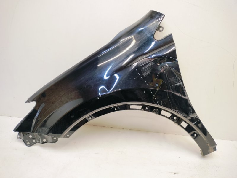 Крыло переднее левое