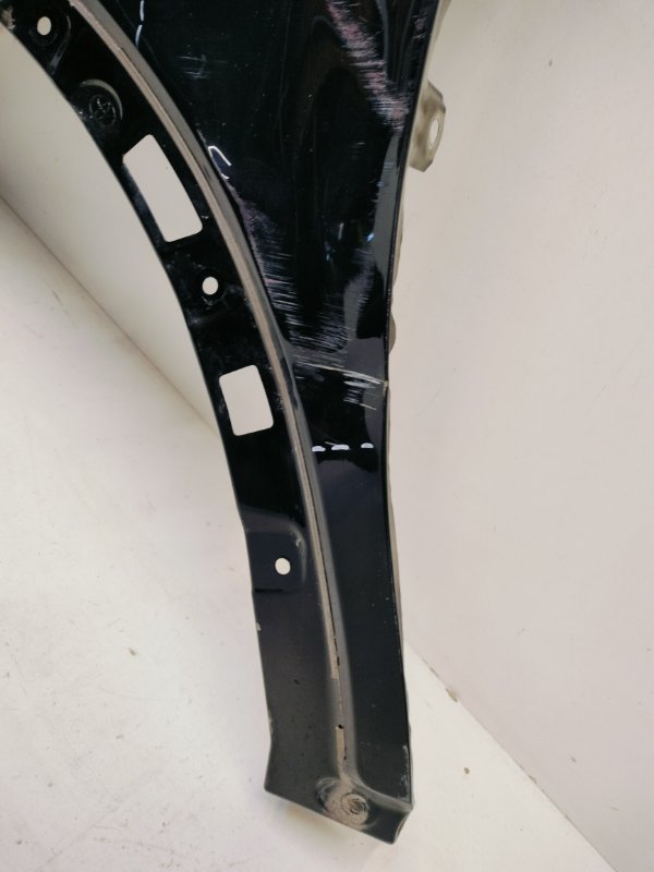 Крыло переднее левое