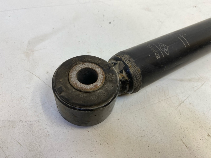 Амортизатор передний