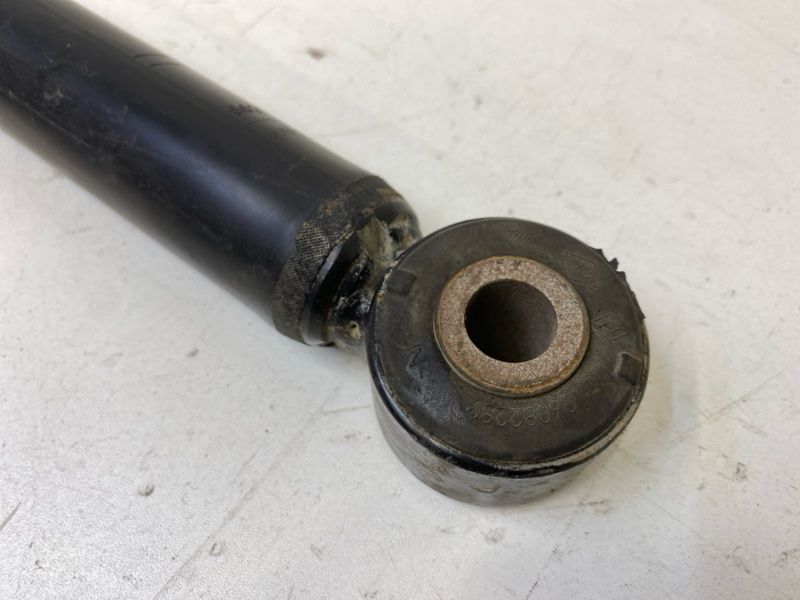 Амортизатор передний