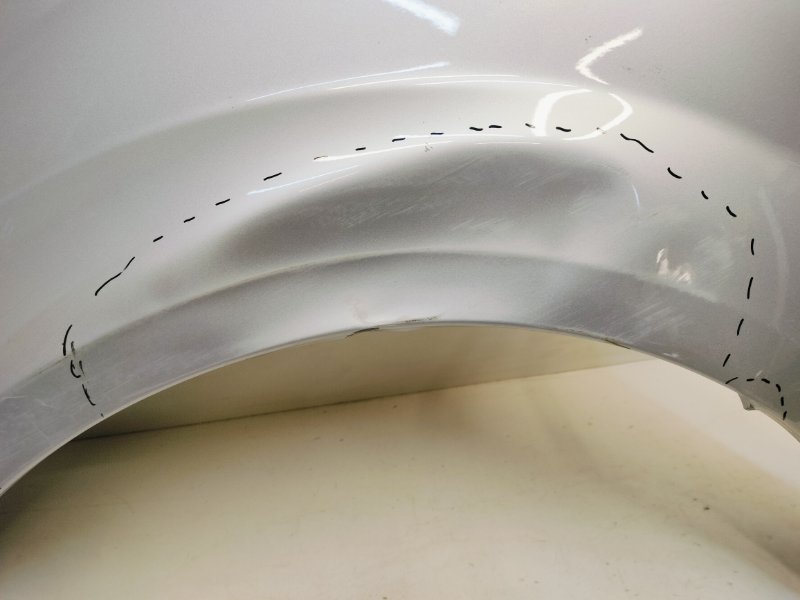 Крыло переднее левое