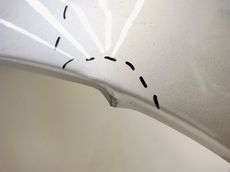 Крыло переднее левое