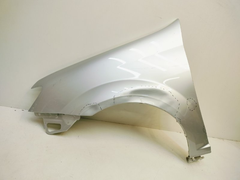 Крыло переднее левое