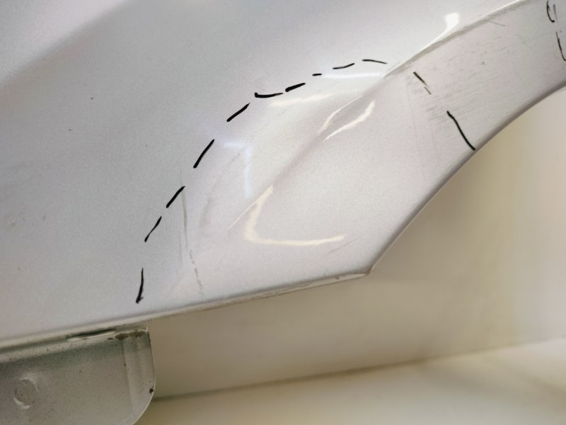 Крыло переднее левое