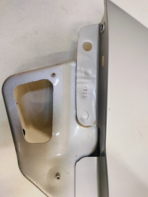 Крыло переднее левое