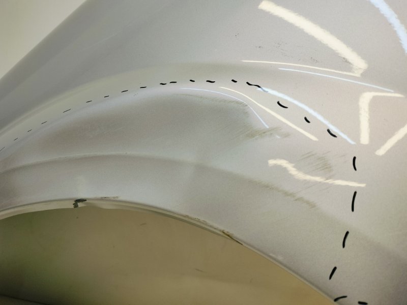 Крыло переднее левое