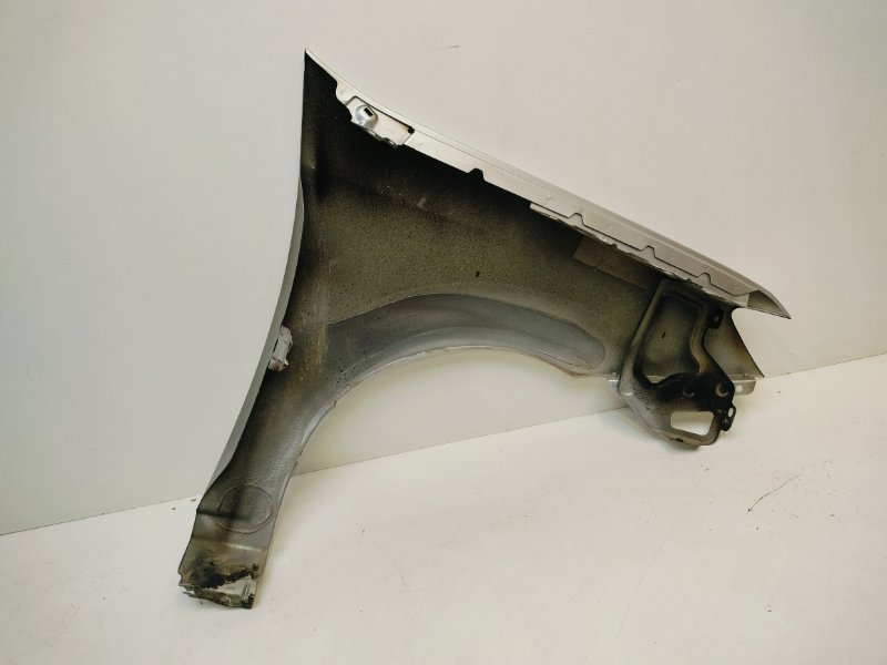 Крыло переднее левое