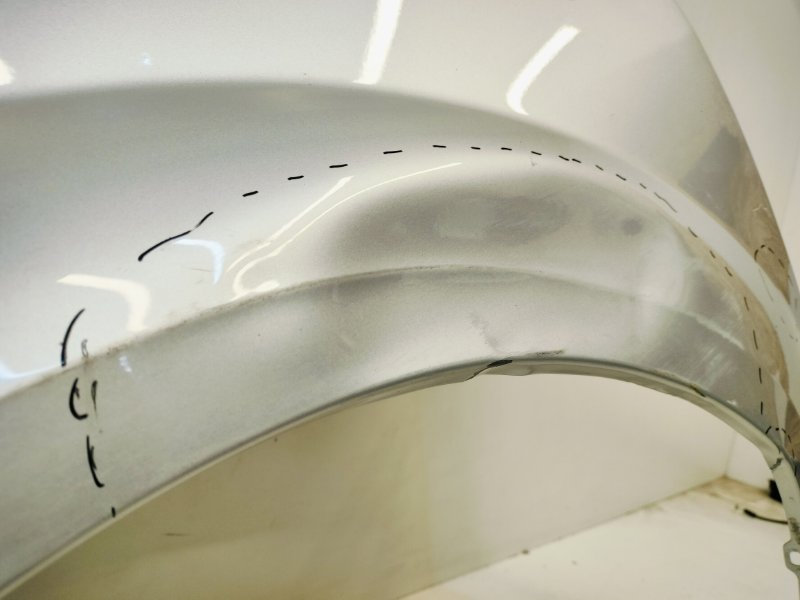 Крыло переднее левое