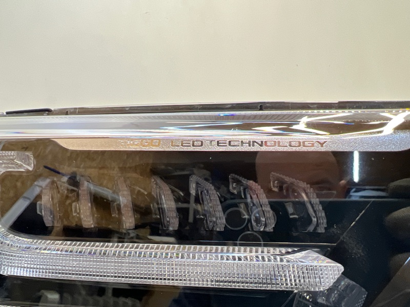 Фара правая