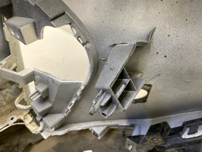 Бампер передний