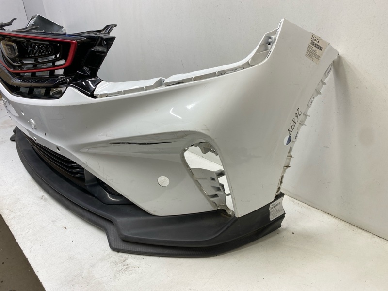 Бампер передний