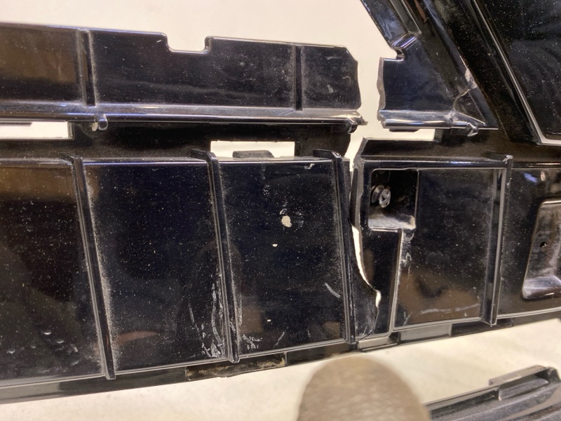 Бампер передний