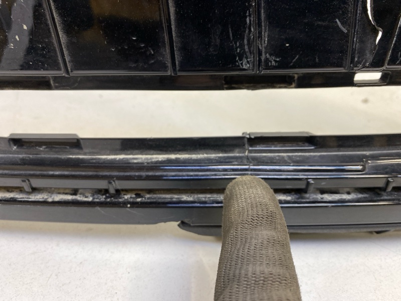 Бампер передний