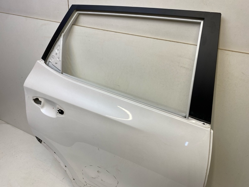 Дверь задняя правая