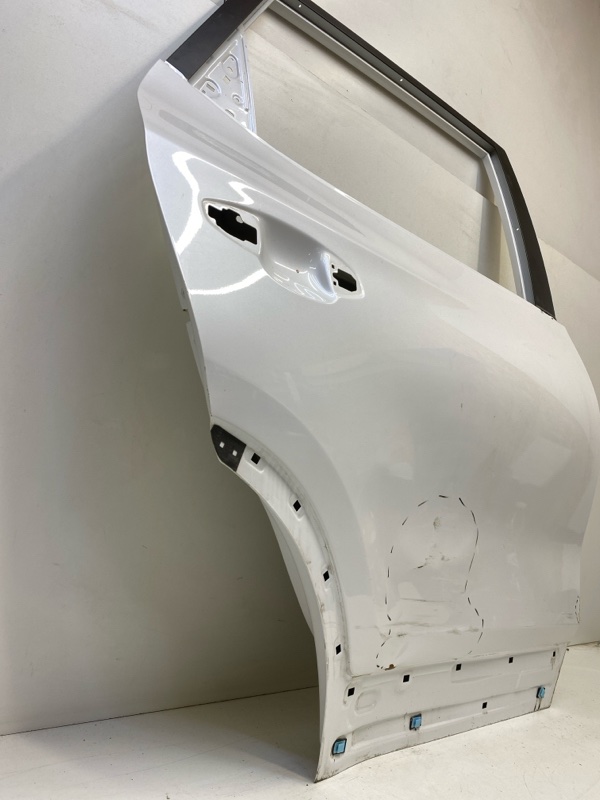 Дверь задняя правая