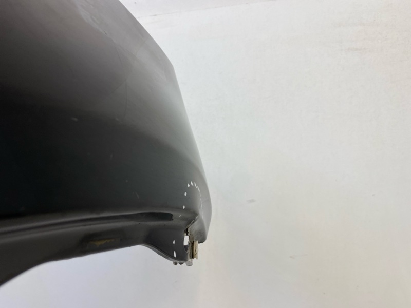 Крыло переднее правое