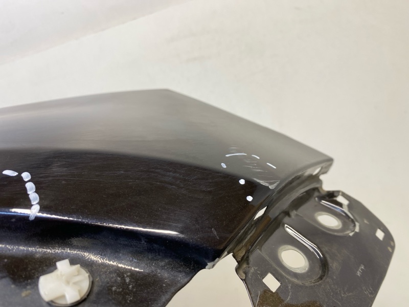 Крыло переднее правое